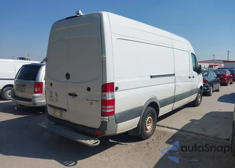 2015 Mercedes-Benz Sprinter 2500 High Roof из США, поврежденный, VIN WD3PE8DB3FP134389